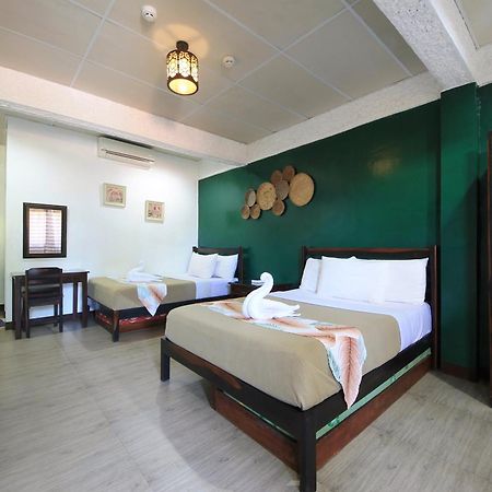 Ala Amid Bed And Breakfast Puerto Princesa Esterno foto