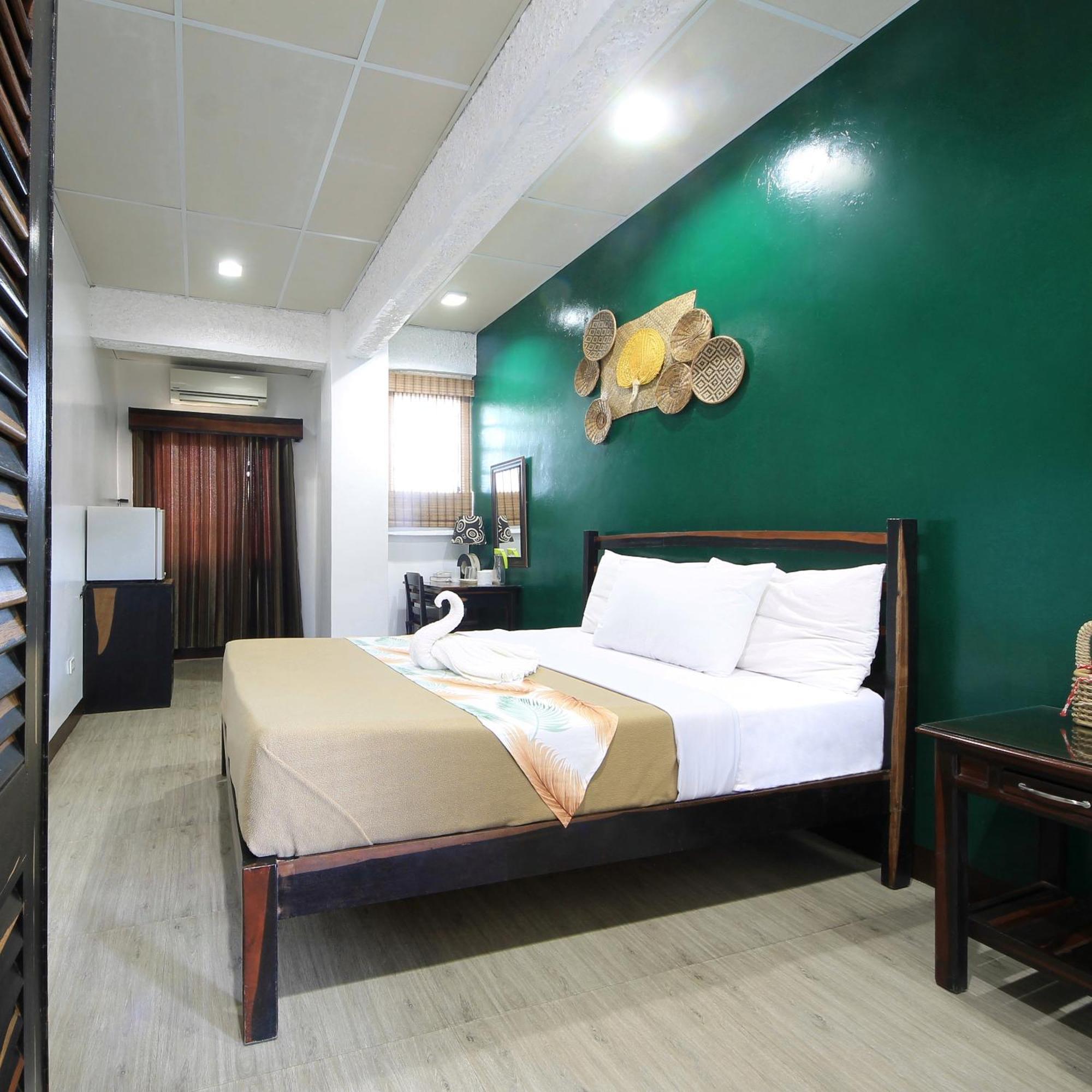 Ala Amid Bed And Breakfast Puerto Princesa Esterno foto