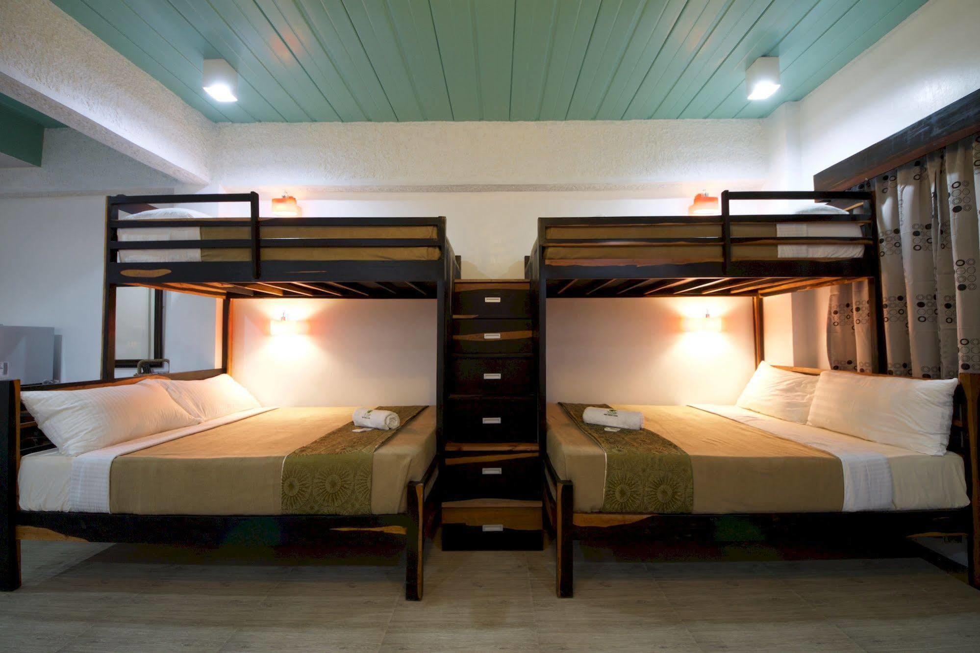 Ala Amid Bed And Breakfast Puerto Princesa Esterno foto